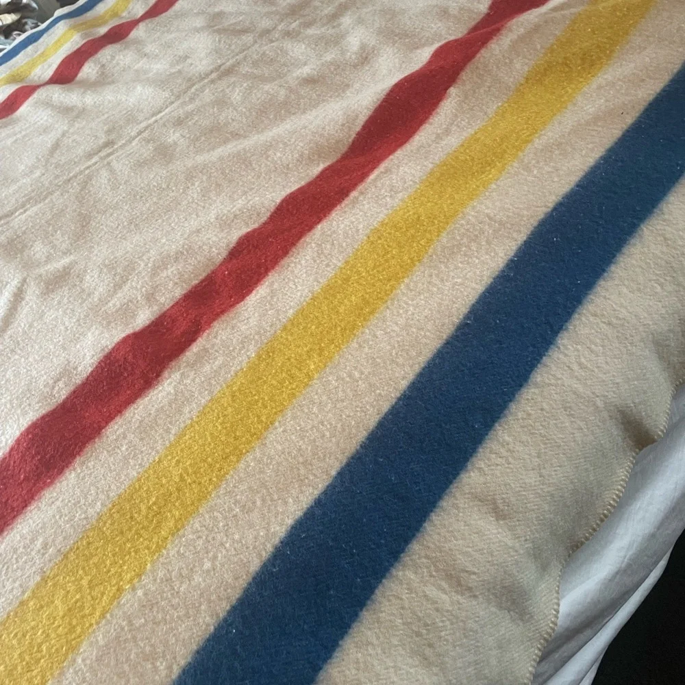 Vintage Orrlaskan Wool or Hudson Bay 100% Wool 72”x84”‎ Blanket